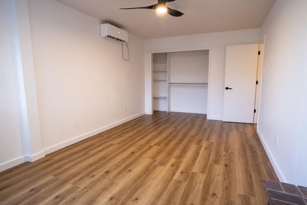 Image 22 of property listing at 6049 Namath Avenue NW, Albuquerque, NM 87120