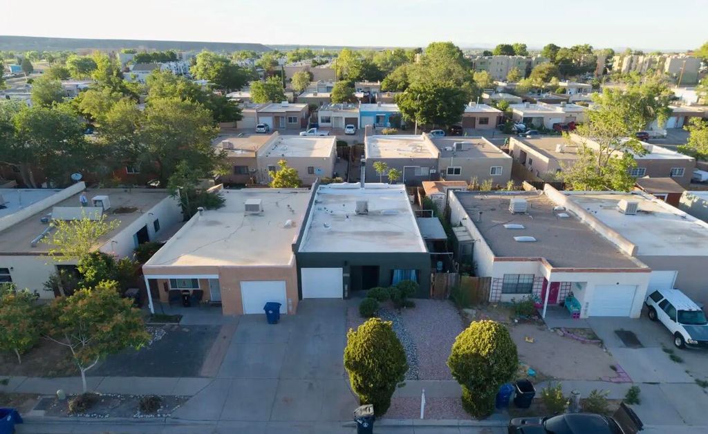Image 29 of property listing at 6049 Namath Avenue NW, Albuquerque, NM 87120