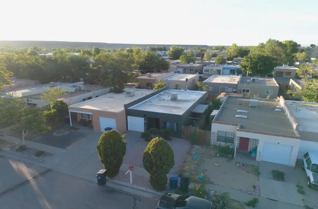 Image 30 of property listing at 6049 Namath Avenue NW, Albuquerque, NM 87120