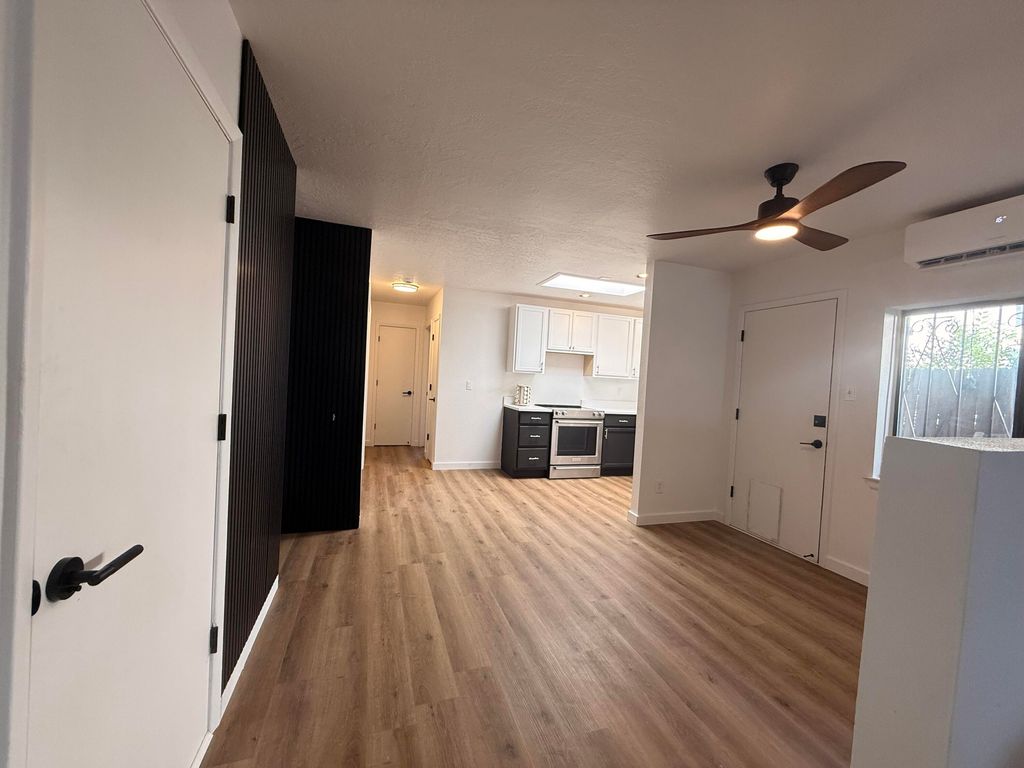 Image 9 of property listing at 6049 Namath Avenue NW, Albuquerque, NM 87120