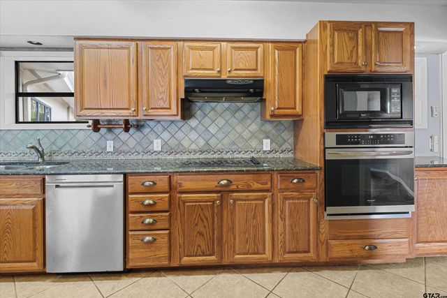 2105 Cardinal Circle, Jacksonville, TX 75766