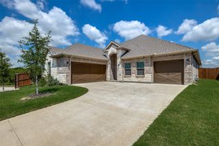 1301 Deer Hollow Drive, Arlington, TX 76002