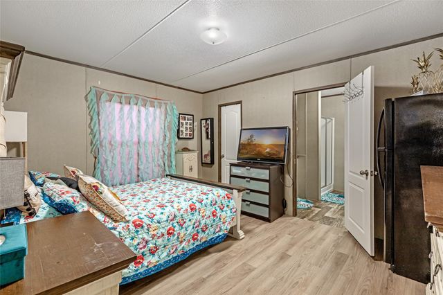 1027 County Road 3141 E, Cleveland, TX 77327