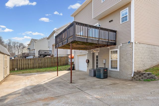 2817 Sharpie Dr, Clarksville, TN 37040