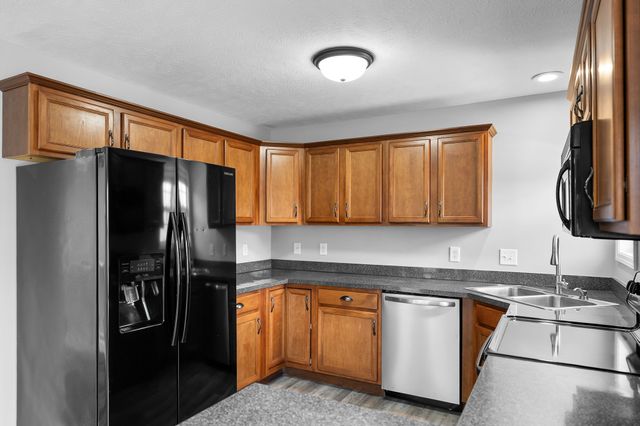 2817 Sharpie Dr, Clarksville, TN 37040