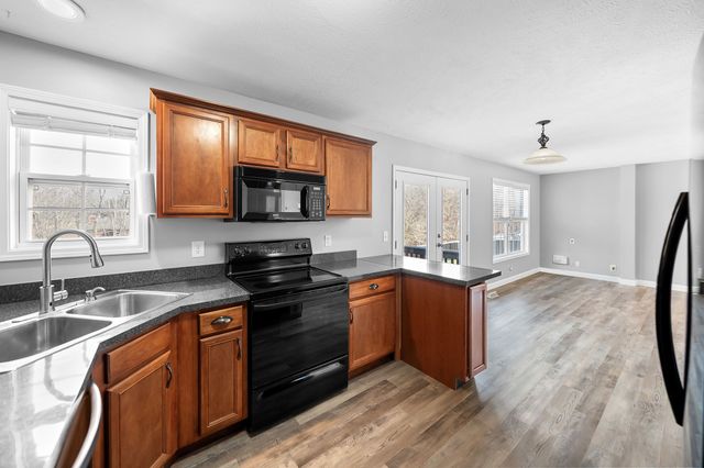 2817 Sharpie Dr, Clarksville, TN 37040