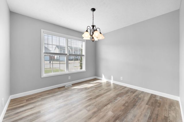 2817 Sharpie Dr, Clarksville, TN 37040