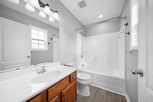 2817 Sharpie Dr, Clarksville, TN 37040