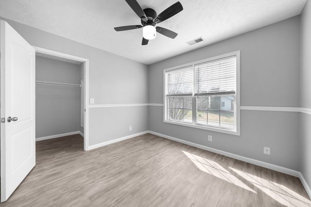 2817 Sharpie Dr, Clarksville, TN 37040