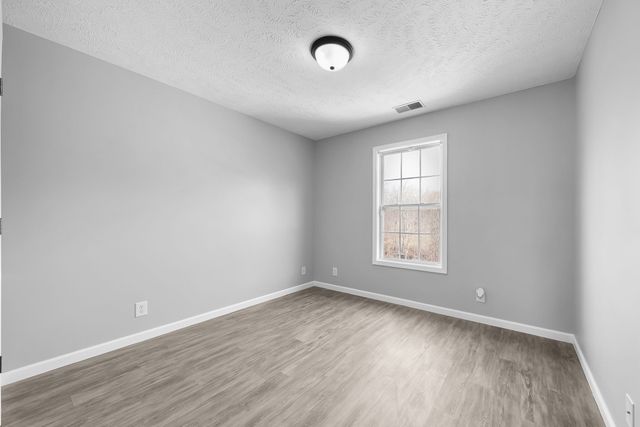 2817 Sharpie Dr, Clarksville, TN 37040