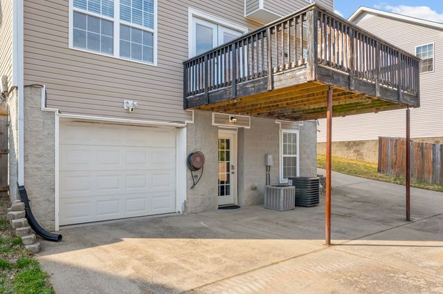 2817 Sharpie Dr, Clarksville, TN 37040