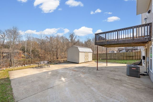 2817 Sharpie Dr, Clarksville, TN 37040