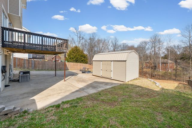 2817 Sharpie Dr, Clarksville, TN 37040