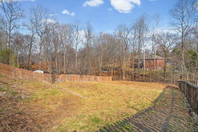 2817 Sharpie Dr, Clarksville, TN 37040