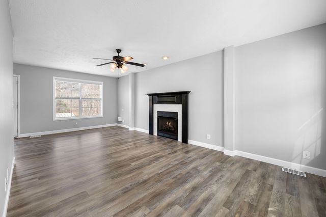 2817 Sharpie Dr, Clarksville, TN 37040