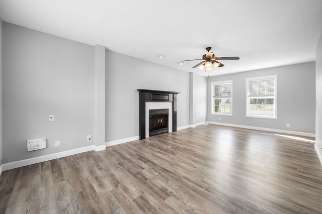 2817 Sharpie Dr, Clarksville, TN 37040