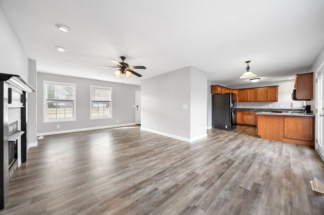 2817 Sharpie Dr, Clarksville, TN 37040