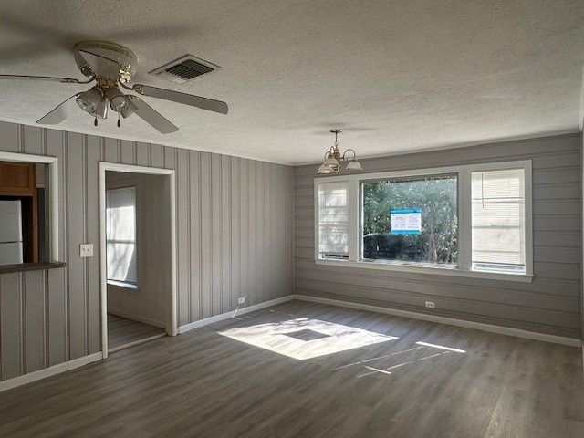 217 Clinton Drive, Weatherford, TX 76086
