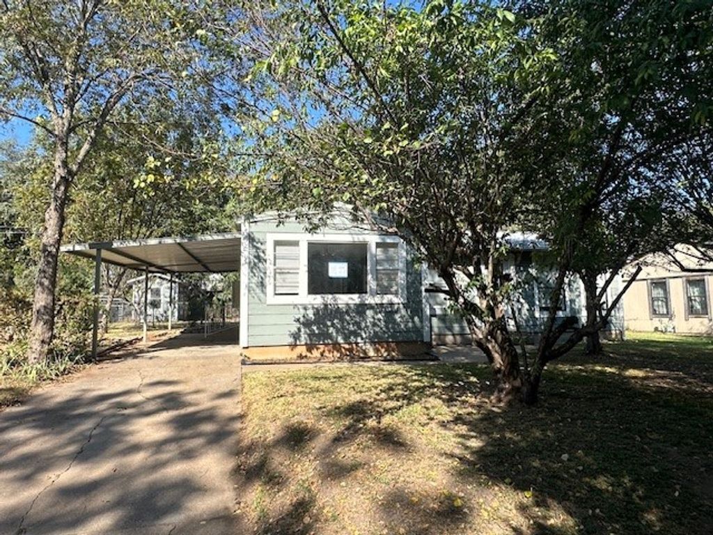 217 Clinton Drive, Weatherford, TX 76086
