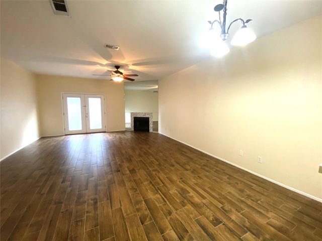 7655 Cambridge Street 7655, Houston, TX 77054