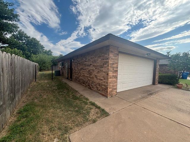 4013 Bunker Hill Street, Enid, OK 73703