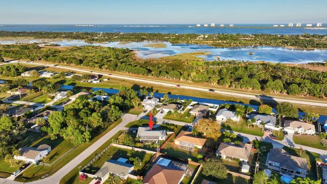 1902 SE South Buttonwood Drive, Port St. Lucie, Port St Lucie, FL 34952