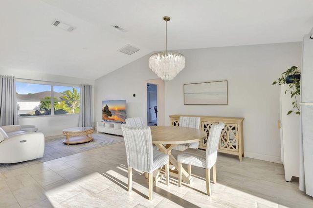 1902 SE South Buttonwood Drive, Port St. Lucie, Port St Lucie, FL 34952