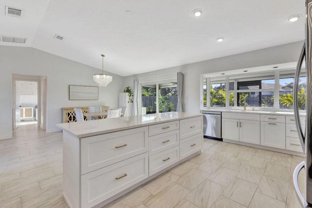 1902 SE South Buttonwood Drive, Port St. Lucie, Port St Lucie, FL 34952