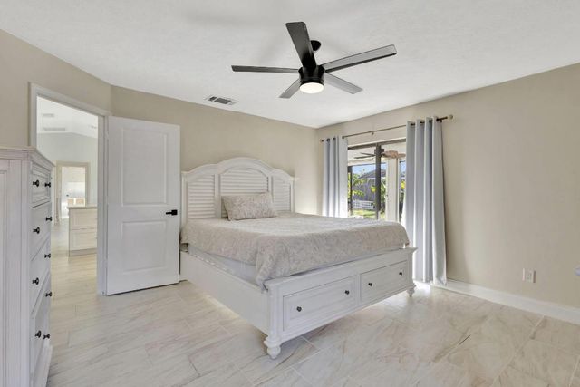 1902 SE South Buttonwood Drive, Port St. Lucie, Port St Lucie, FL 34952