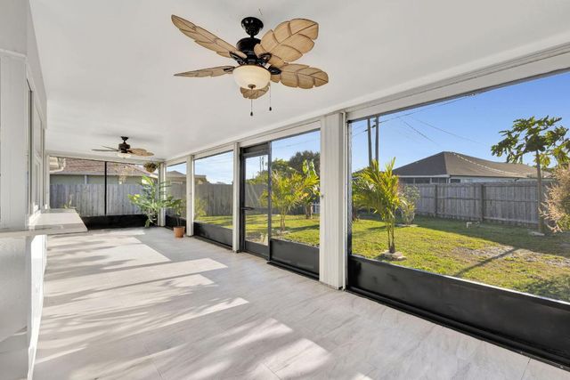 1902 SE South Buttonwood Drive, Port St. Lucie, Port St Lucie, FL 34952