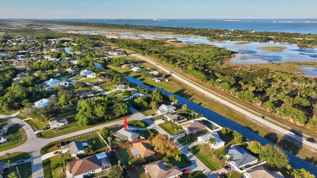 1902 SE South Buttonwood Drive, Port St. Lucie, Port St Lucie, FL 34952