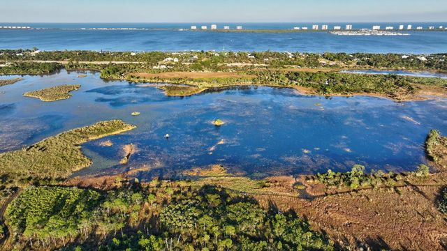 1902 SE South Buttonwood Drive, Port St. Lucie, Port St Lucie, FL 34952