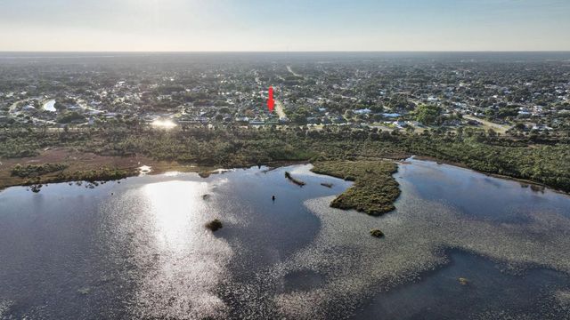 1902 SE South Buttonwood Drive, Port St. Lucie, Port St Lucie, FL 34952