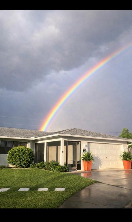 1902 SE South Buttonwood Drive, Port St Lucie, FL 34952