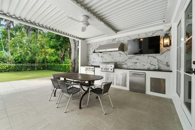 5851 SW 77th Terrace, South Miami, FL 33143