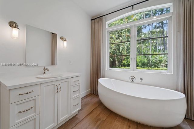 5851 SW 77th Terrace, South Miami, FL 33143