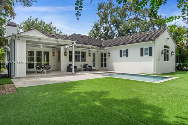 5851 SW 77th Terrace, South Miami, FL 33143