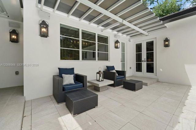 5851 SW 77th Terrace, South Miami, FL 33143
