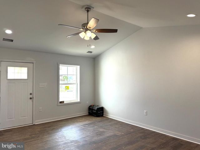 120 BARRIER REEF DR, Martinsburg, WV 25403