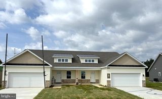 120 BARRIER REEF DR, Martinsburg, WV 25403