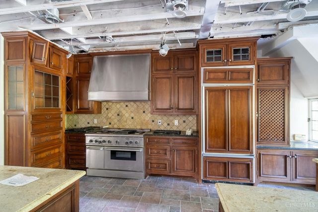 14 Garden Place, Cincinnati, OH 45208