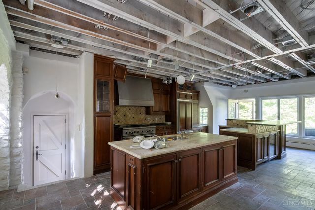 14 Garden Place, Cincinnati, OH 45208