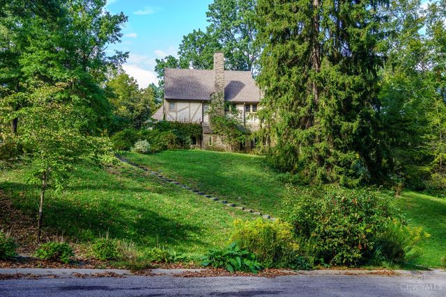 14 Garden Place, Cincinnati, OH 45208