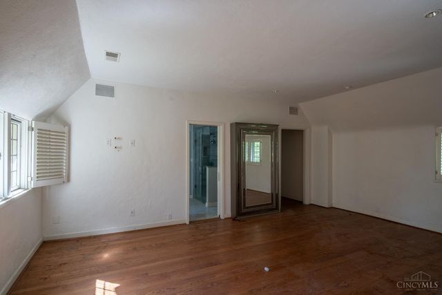 14 Garden Place, Cincinnati, OH 45208