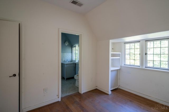 14 Garden Place, Cincinnati, OH 45208