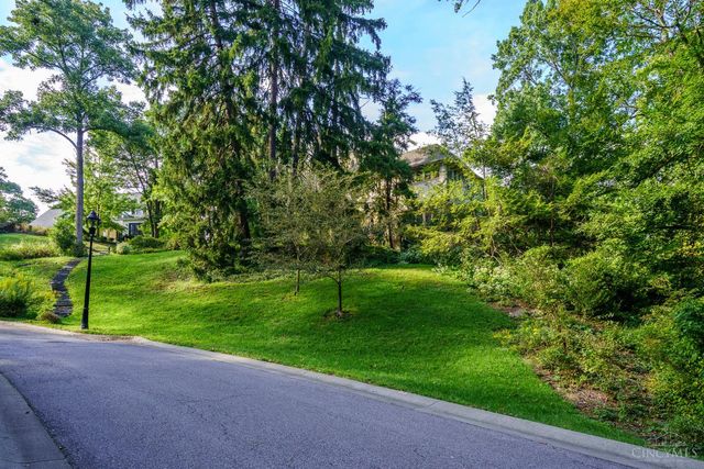 14 Garden Place, Cincinnati, OH 45208