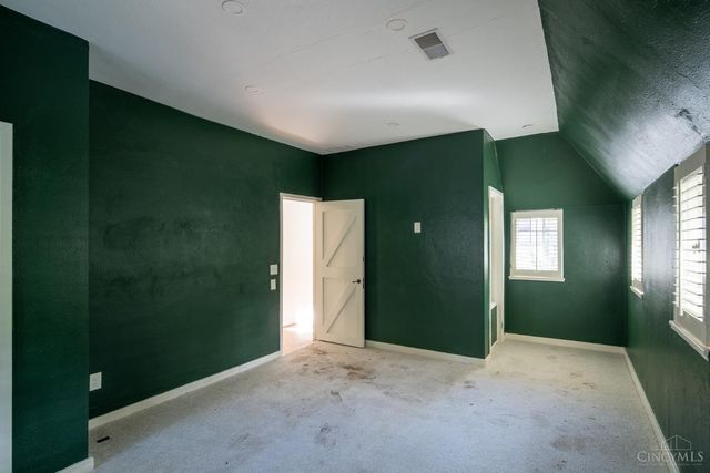 14 Garden Place, Cincinnati, OH 45208