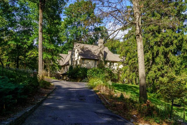14 Garden Place, Cincinnati, OH 45208