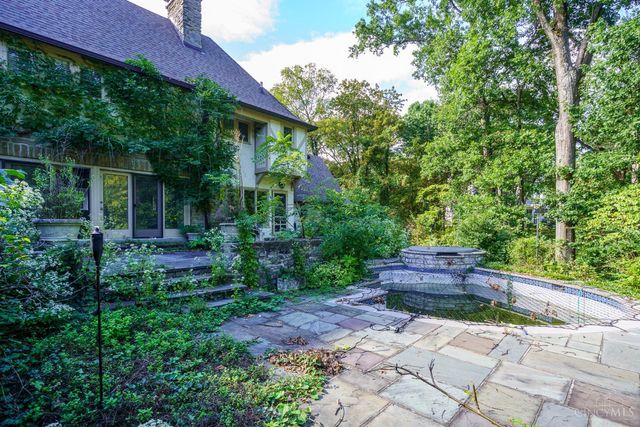 14 Garden Place, Cincinnati, OH 45208