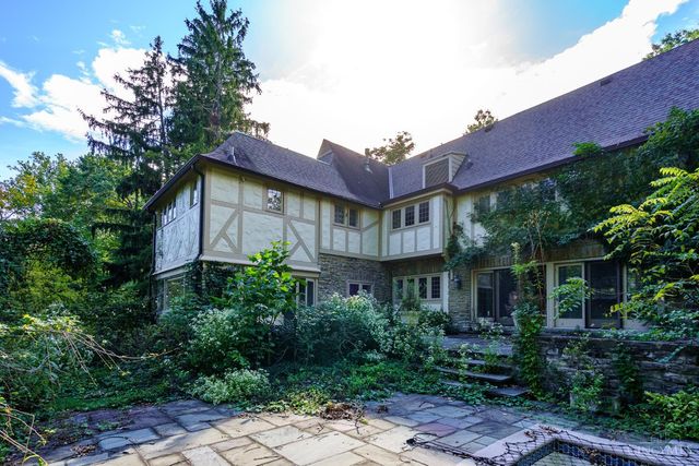 14 Garden Place, Cincinnati, OH 45208